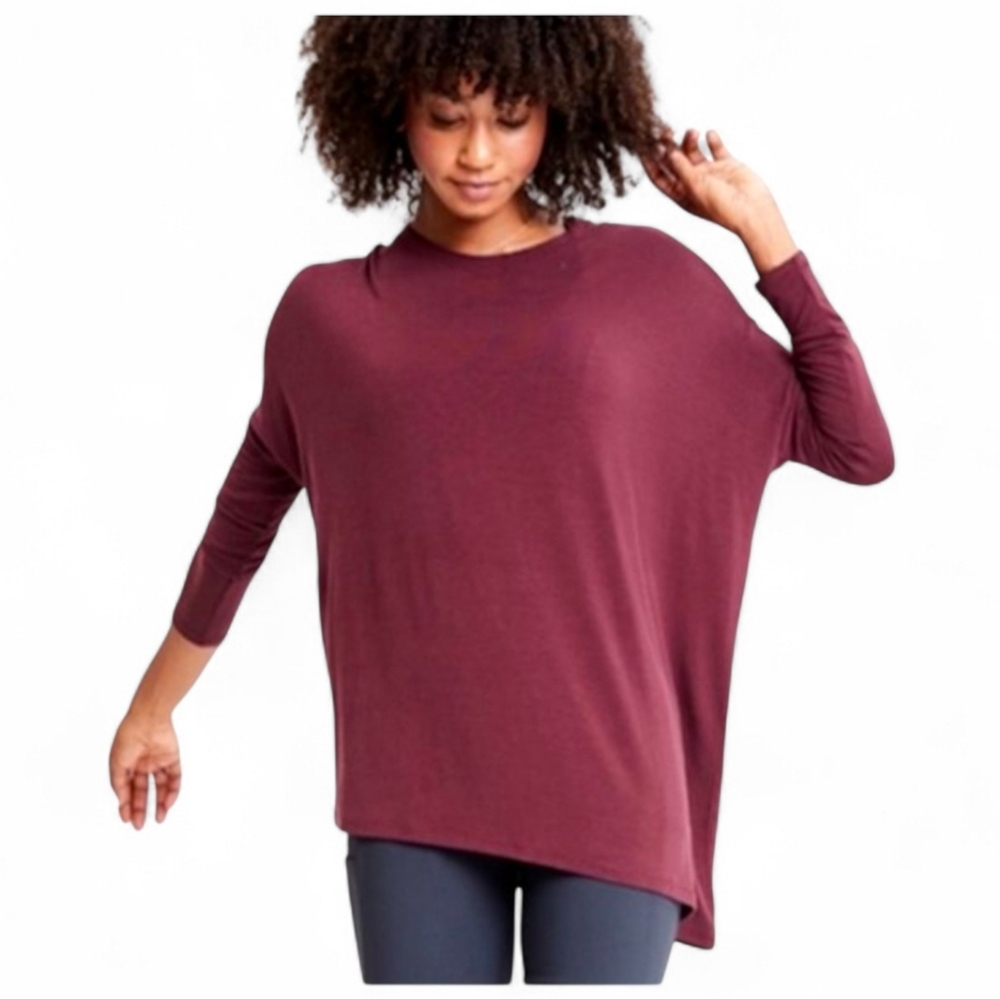 ATHLETA Cloudlight Asymmetrical Hem Long Sleeve - Large